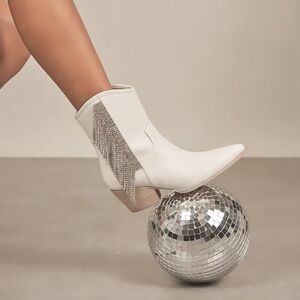 MiiM LAYLA WHITE FRINGE RHINESTONE COWBOY BOOTS 7 NEW IN BOX